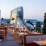 Renaissance Ξενοδοχείο 4*
