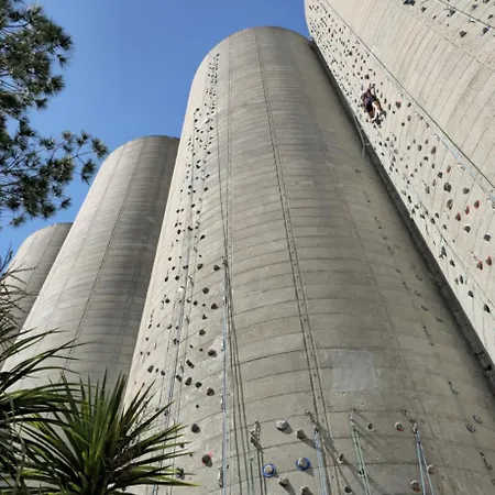 Renaissance Hotel 4*