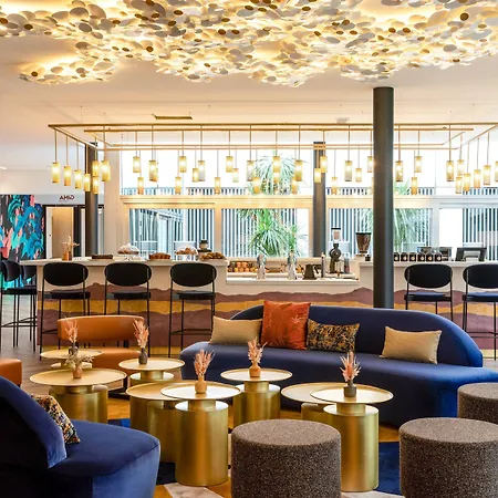 Renaissance Hotel 4*