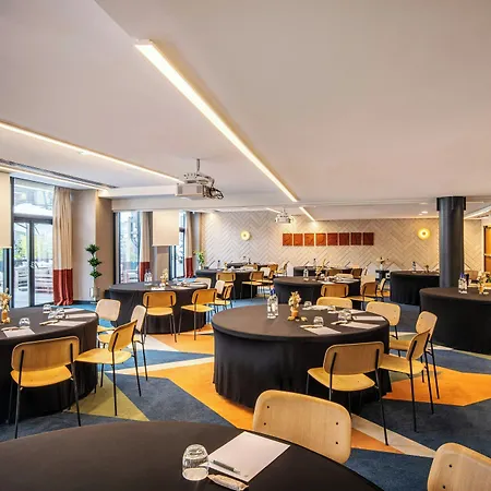 Renaissance 4*