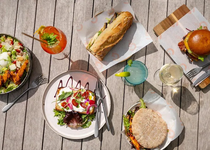 Renaissance Hotel 4*