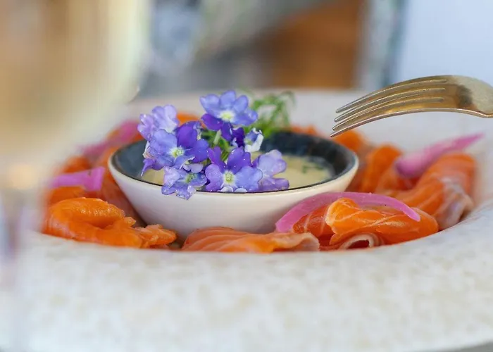 Renaissance Отель 4*