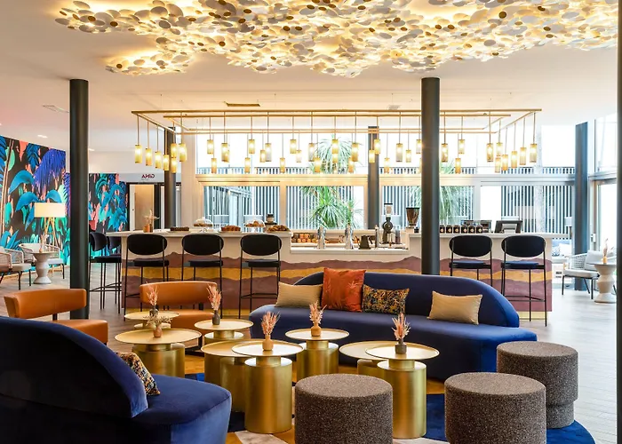 Renaissance Hotel 4*
