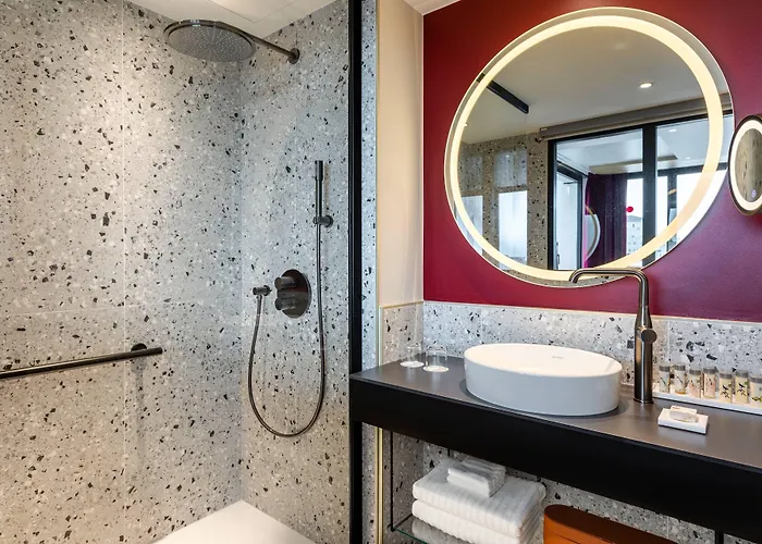 Отель Renaissance