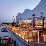 فندق Renaissance 4*