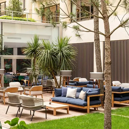 Renaissance Hotel 4*