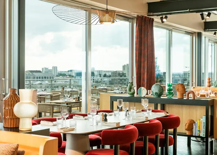 Renaissance Отель 4*