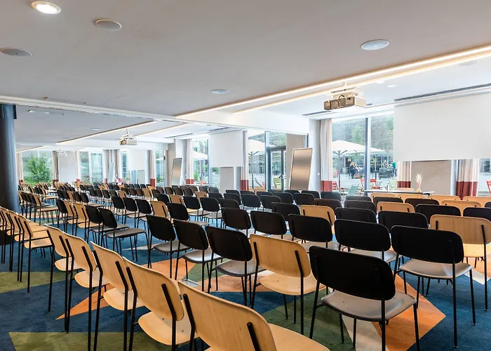 Renaissance Отель 4*