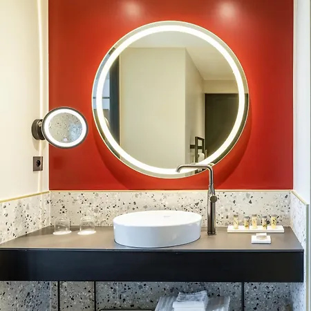 Renaissance Hotel