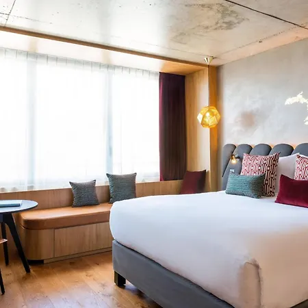 Renaissance Hotel